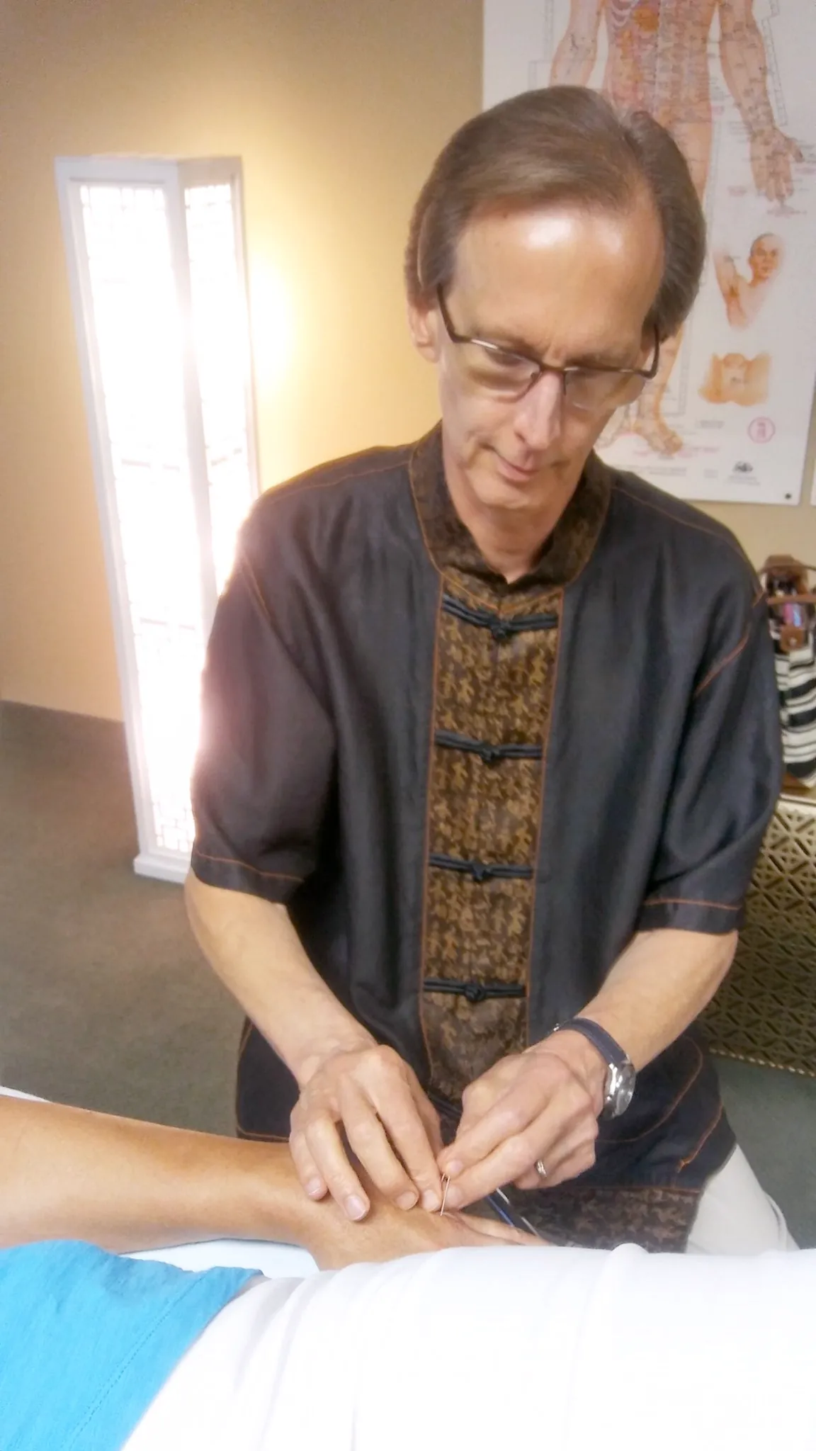 Acupuncture treatment for anxiety and stress relief at Complete Oriental Medical Care in Edina MN